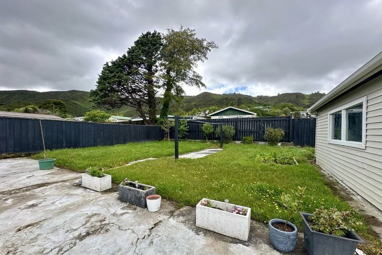 Photo of property in 14 Ruthven Road, Wainuiomata, Lower Hutt, 5014