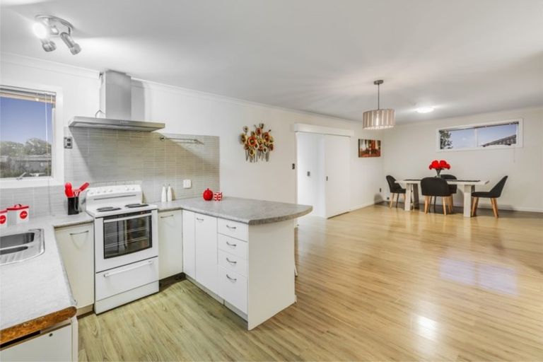 Photo of property in 7 Leo Street, Glen Eden, Auckland, 0602