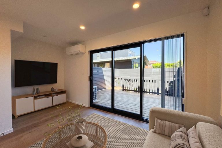 Photo of property in 19c House Avenue, Mangere Bridge, Auckland, 2022