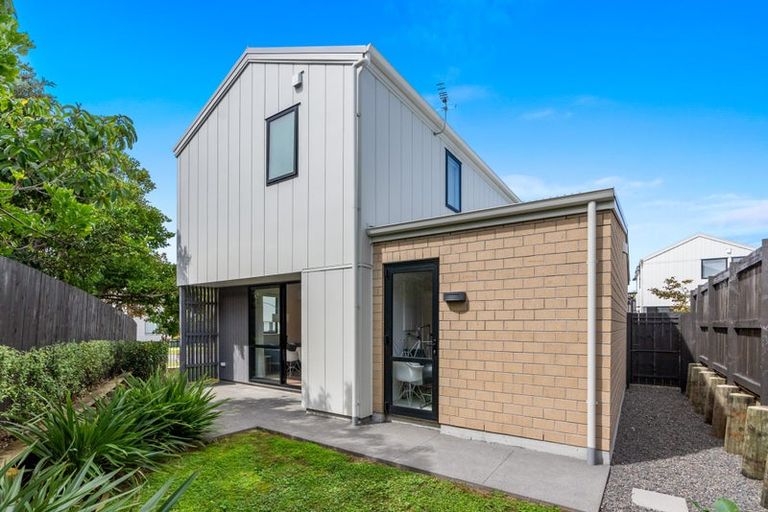 Photo of property in 1 Ara Reti, Mangere, Auckland, 2022