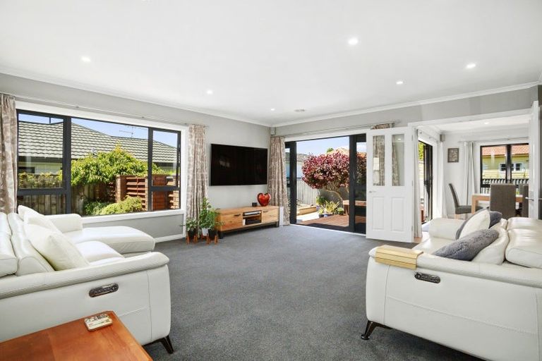 Photo of property in 27b Vincent Street, Waterloo, Lower Hutt, 5011
