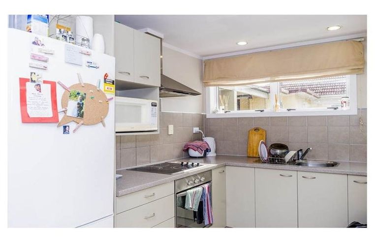Photo of property in 2/9 Hamilton Road, Papatoetoe, Auckland, 2025