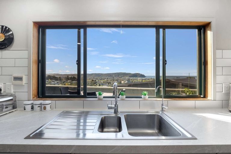 Photo of property in 111 Pacific View Drive, Whangamata, 3620