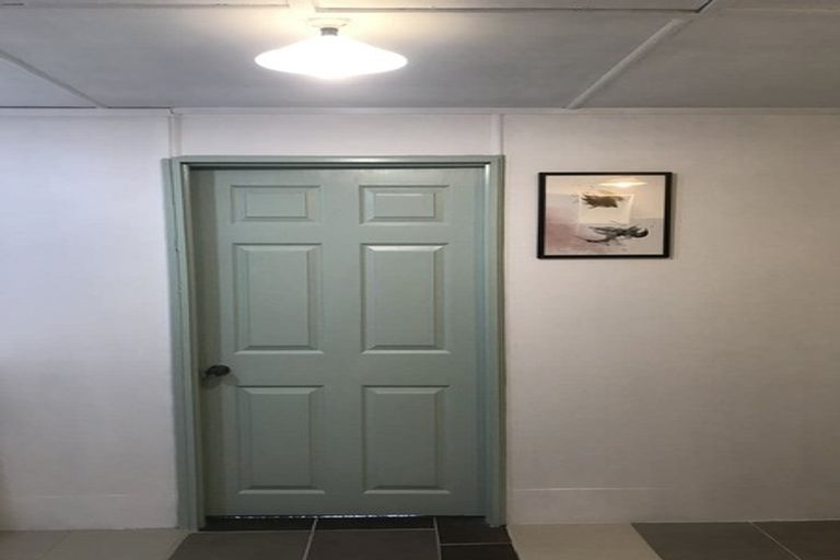 Photo of property in 16 Tiki Street, New Lynn, Auckland, 0600