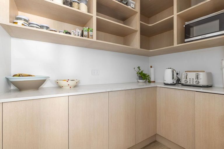 Photo of property in 86 Kotare Street, Waikanae, 5036