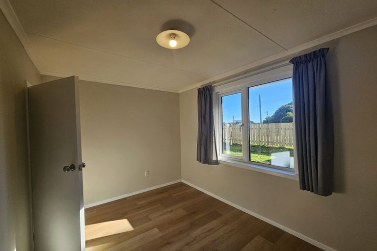 Photo of property in 5 Karewa Street, Castlecliff, Whanganui, 4501