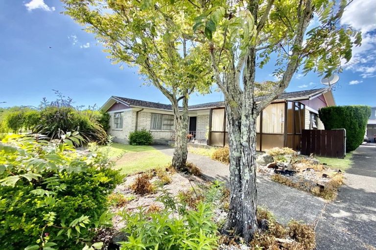 Photo of property in 5 Ihaka Place, Papatoetoe, Auckland, 2104