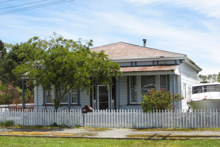 Photo of property in 184 Queen Street, Westport, 7825