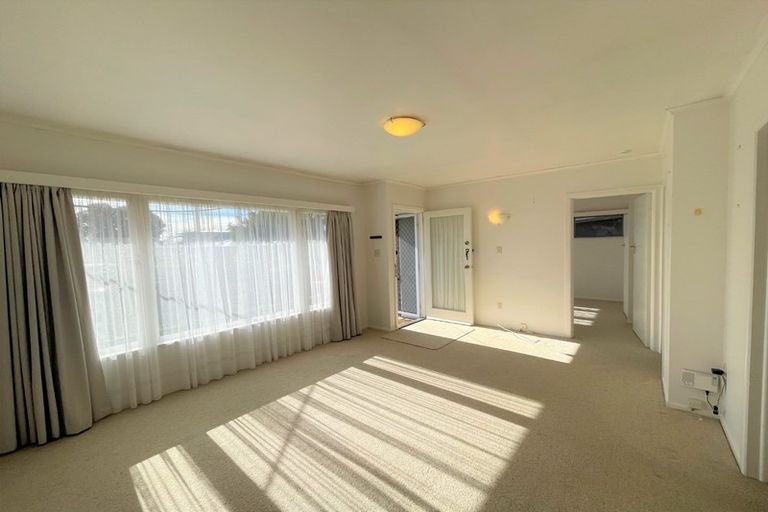 Photo of property in 4a/1 Corrella Road, Belmont, Auckland, 0622