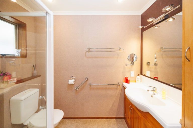 Photo of property in 52 Carter Crescent, Awapuni, Palmerston North, 4412