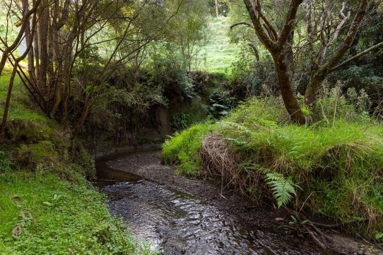 Photo of property in 496 Pukeatua Road, Dannevirke, 4975