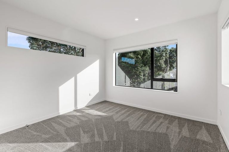 Photo of property in 4b Ramillies Place, Glenfield, Auckland, 0629