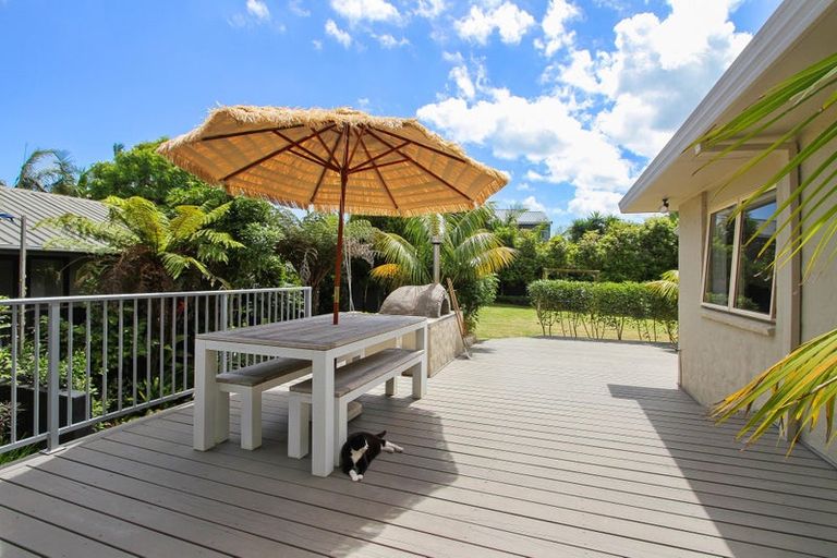 Photo of property in 27 Stella Drive, Clarks Beach, 2122