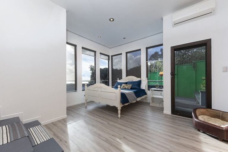 Photo of property in 73 Piha Road, Piha, New Lynn, 0772