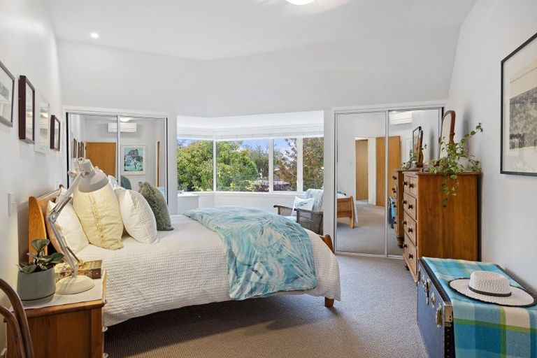 Photo of property in 20 Derenzy Place, Avonhead, Christchurch, 8042