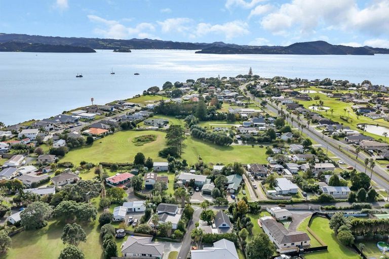 Photo of property in 1 Ishtar Place, One Tree Point, 0118