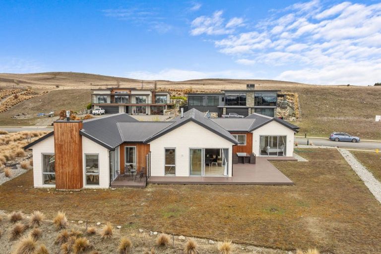 Photo of property in 25 Mistake Drive, Lake Tekapo, 7999