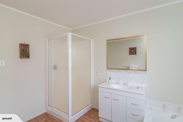 Photo of property in 19 Sunburst Court, Paraparaumu Beach, Paraparaumu, 5032