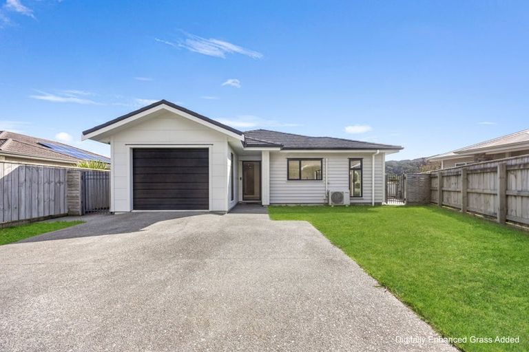 Photo of property in 13 Henrietta Maxwell Grove, Wainuiomata, Lower Hutt, 5014