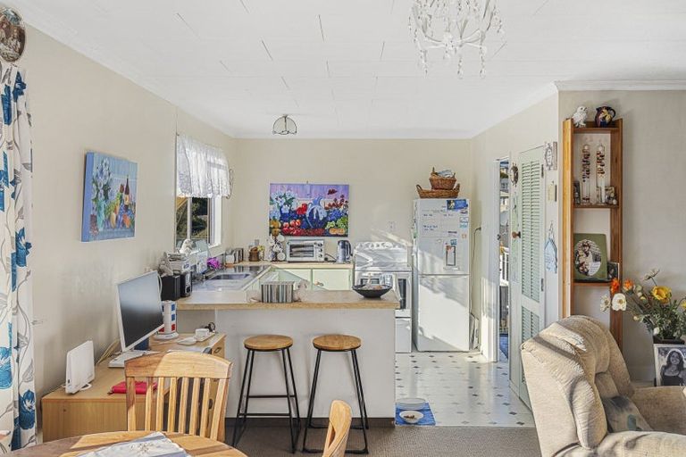 Photo of property in 24a Kenmore Street, Westown, New Plymouth, 4310