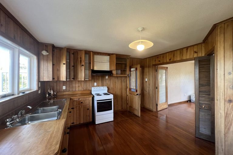 Photo of property in 41 Montgomery Avenue, Rothesay Bay, Auckland, 0630