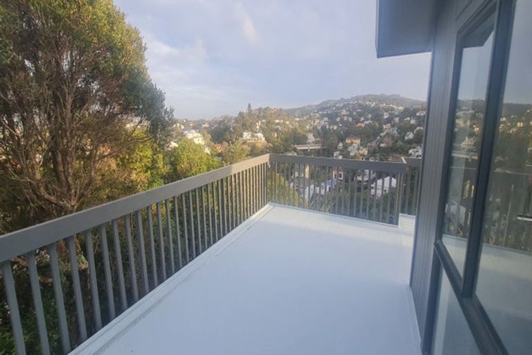 Photo of property in 7 Garden Road, Northland, Wellington, 6012