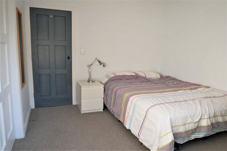 Photo of property in 1/14 Hogans Road, Glenfield, Auckland, 0629