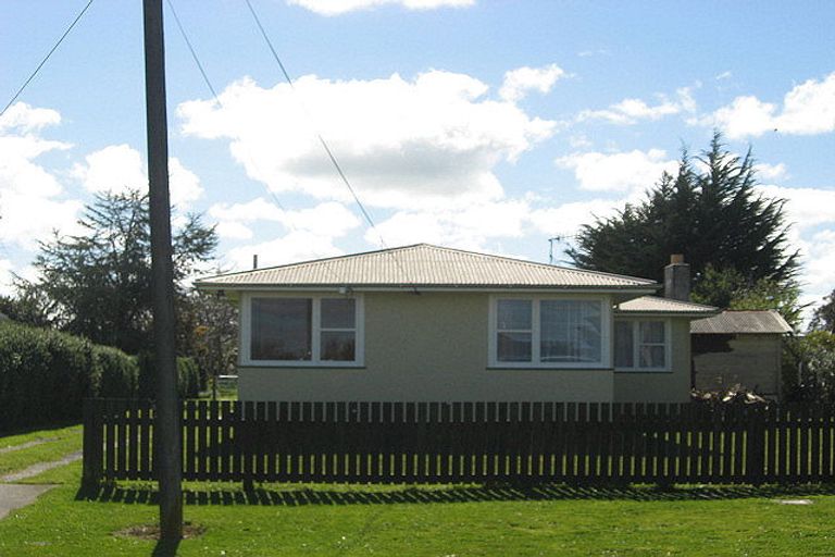 Photo of property in 11 Ngahina Street, Marton, 4710