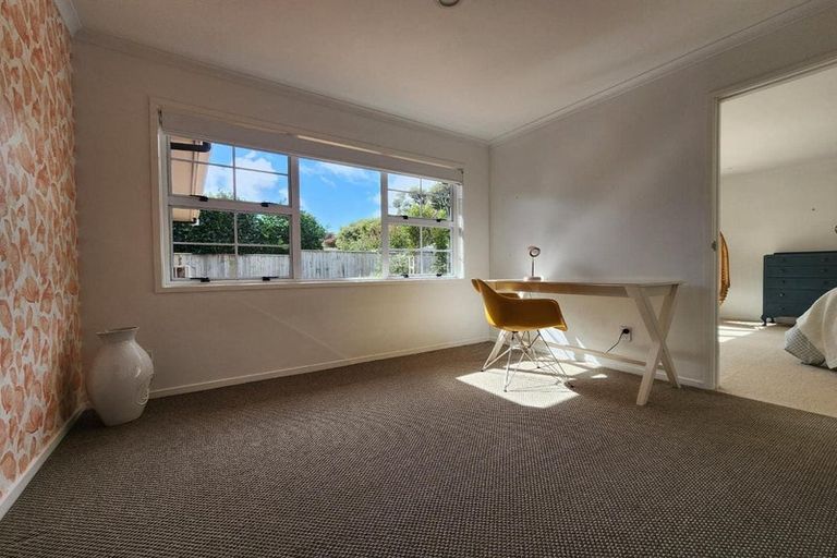 Photo of property in 8 Hussey Street, Oakura, 4314