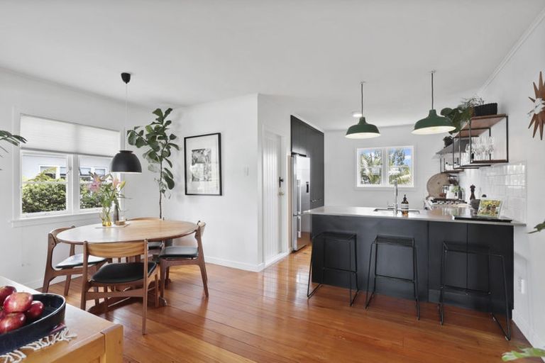 Photo of property in 8 Copley Street, New Lynn, Auckland, 0600