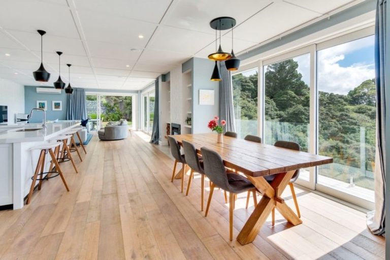 Photo of property in 31 Brick Bay Drive, Sandspit, Warkworth, 0982