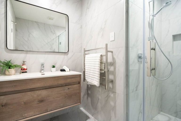 Photo of property in 95d Kervil Avenue, Te Atatu Peninsula, Auckland, 0610