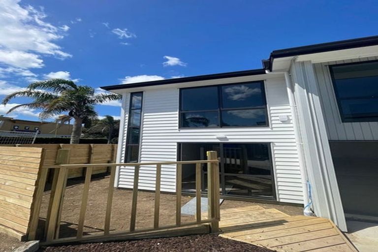 Photo of property in 105 Great South Road, Manurewa, Auckland, 2102
