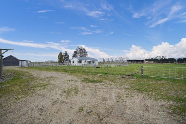 Photo of property in 565 Otautau Wreys Bush Road, Waikoura, Otautau, 9689
