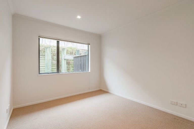 Photo of property in 42 Oakway Drive, Schnapper Rock, Auckland, 0632