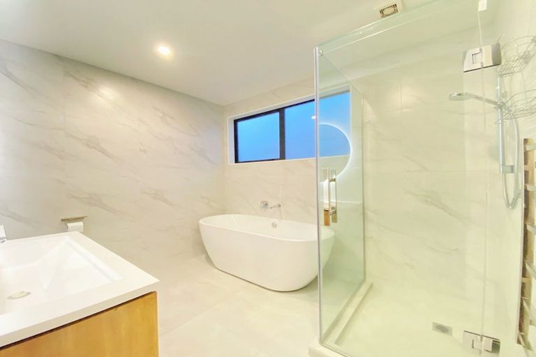Photo of property in 12 Kea Road, Silverdale, 0932