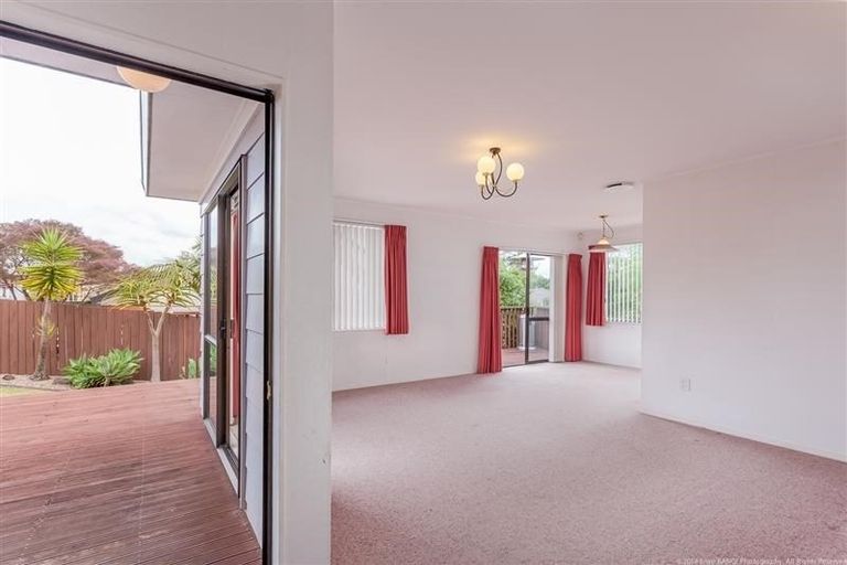 Photo of property in 63 Hassan Drive, Massey, Auckland, 0614
