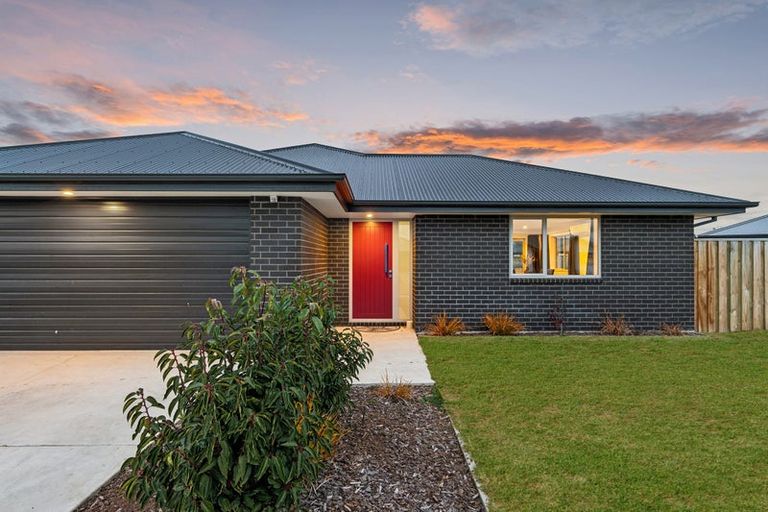 Photo of property in 34 Hilton Drive, Amberley, 7410