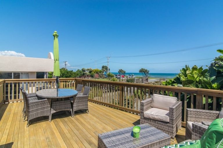 Photo of property in 93 Marine Parade, Paraparaumu Beach, Paraparaumu, 5032