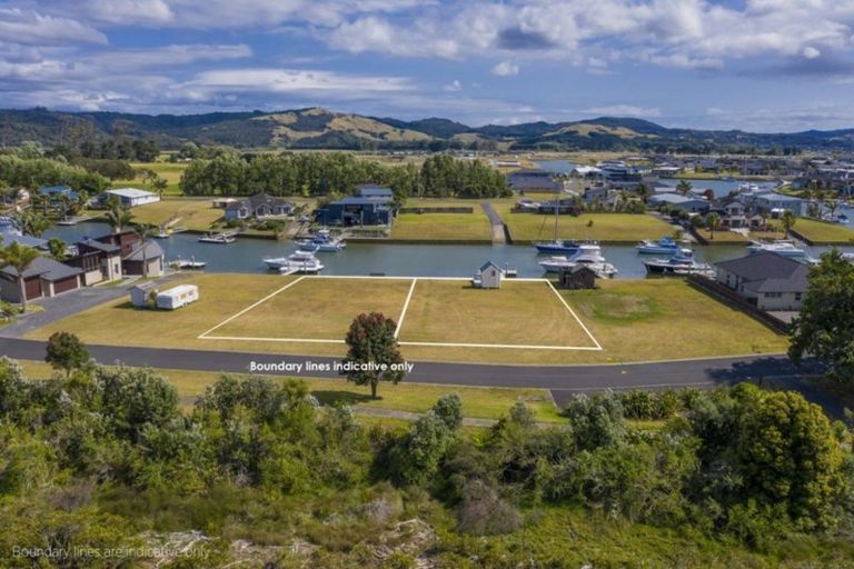 Photo of property in 24 Hei Esplanade, Whitianga, 3510