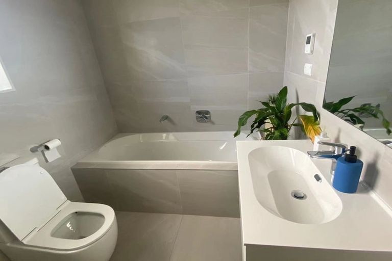 Photo of property in 12 Mamuku Drive, Massey, Auckland, 0614