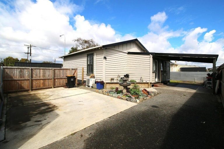 Photo of property in 14 Fairs Road, Milson, Palmerston North, 4414