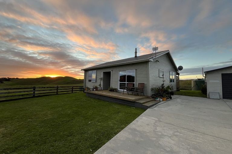 Photo of property in 136 Derham Road, Te Horo, Otaki, 5581