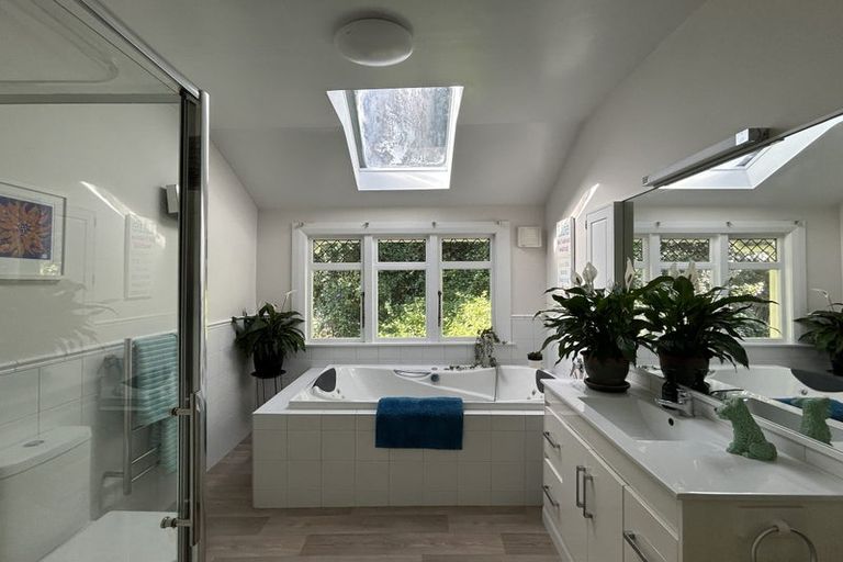 Photo of property in 1/1 Wilkinson Street, Oriental Bay, Wellington, 6011