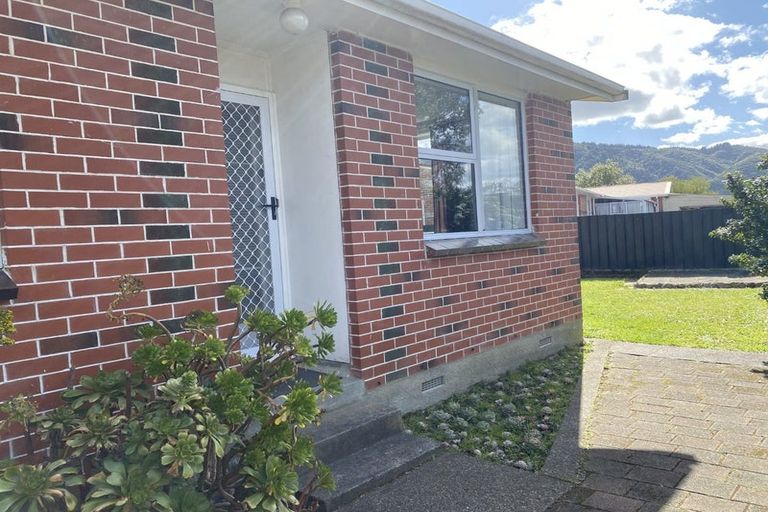 Photo of property in 2/109 Clouston Park Road, Clouston Park, Upper Hutt, 5018