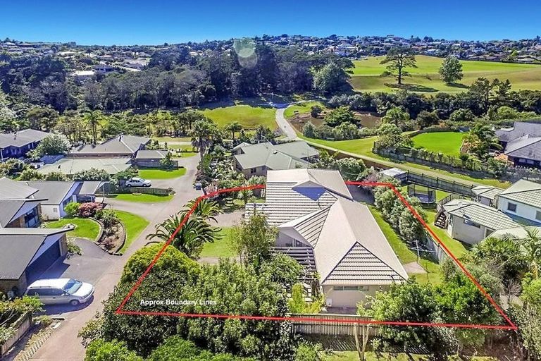 Photo of property in 41 Unsworth Drive, Unsworth Heights, Auckland, 0632