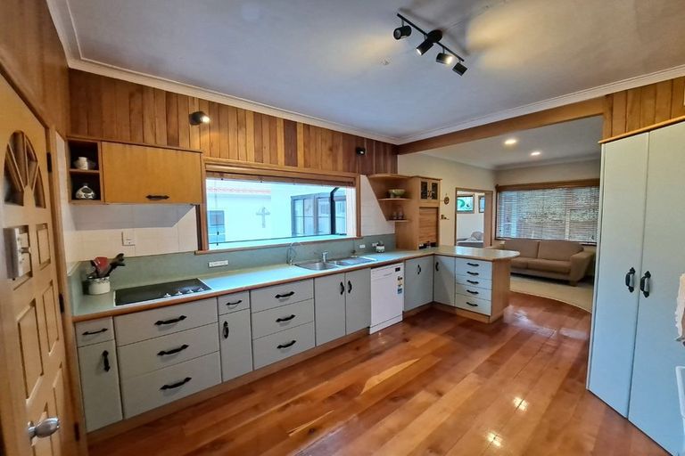 Photo of property in 13 Regent Street, Hawera, 4610