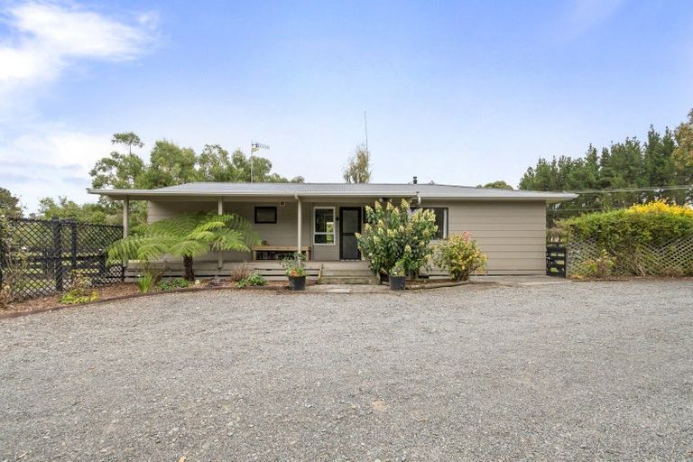 Photo of property in 21 Raumai Road, Bulls, 4894