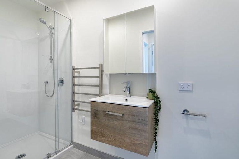 Photo of property in 8/25 Jabuka Street, Glen Eden, 0602