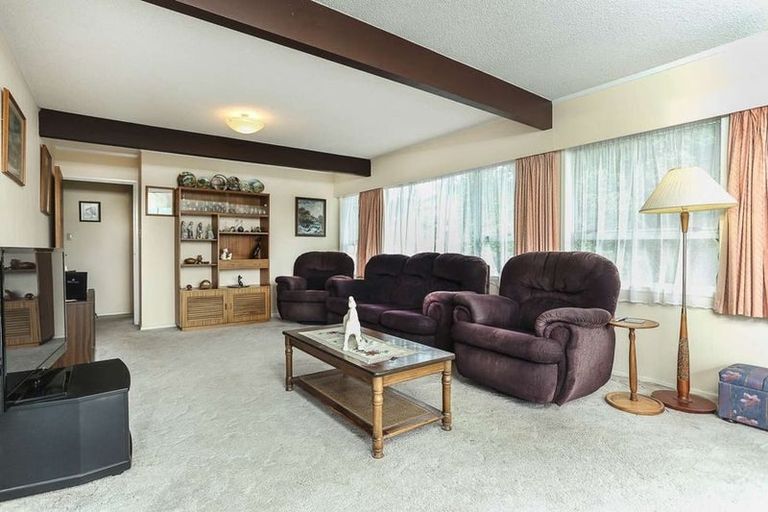 Photo of property in 28 Cyclarama Crescent, Massey, Auckland, 0614